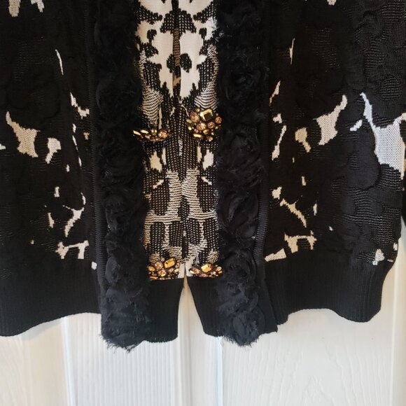 St John Couture Jacket/Sweater size 6 golden buttons and hidden hooks - Picture 6 of 15